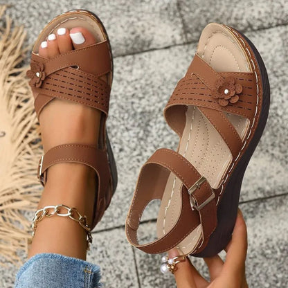 Women's Platform Sandals with Flowers ⎜ Comfortable Shoes with Adjustable Strap and Fashionable Design