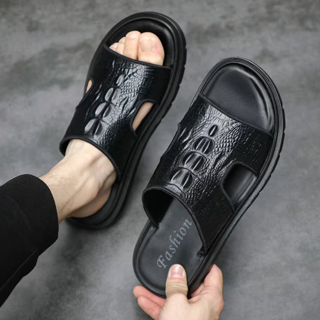 Leather Sandals for Men ⎜ Fashionable European - Style Beach Shoes for Outdoor Use