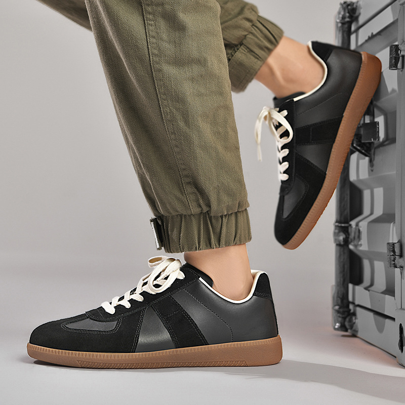 Men's Trainers ⎜ Comfortable Retro Sports Shoes with a Soft Sole and Stylish Design