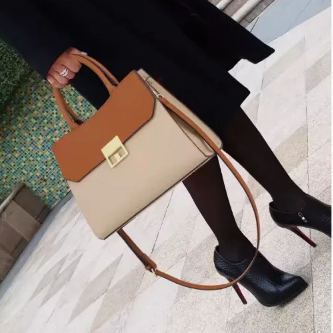 Bag with Twist Lock ⎜ Elegant Design and Plenty of Storage Space for Everyday Use