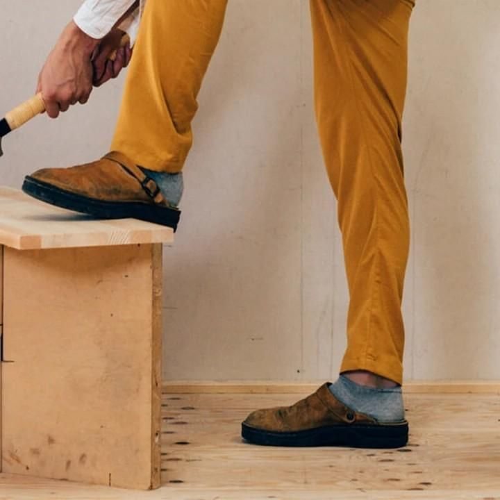 Men's Low Shoes with Straps ⎜ Comfortable Leather Clogs with Adjustable Strap and Non - Slip Sole