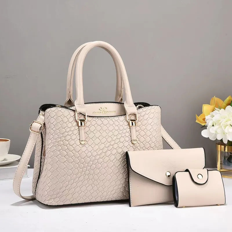 Woven Three - Piece Set ⎜ Stylish Handbag with Large Capacity and Practical Accessories