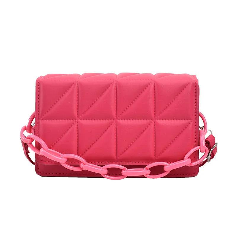 Shoulder Bag for Women ⎜ Fashionable Handbag with Chain Detail and Embossed Leather Design