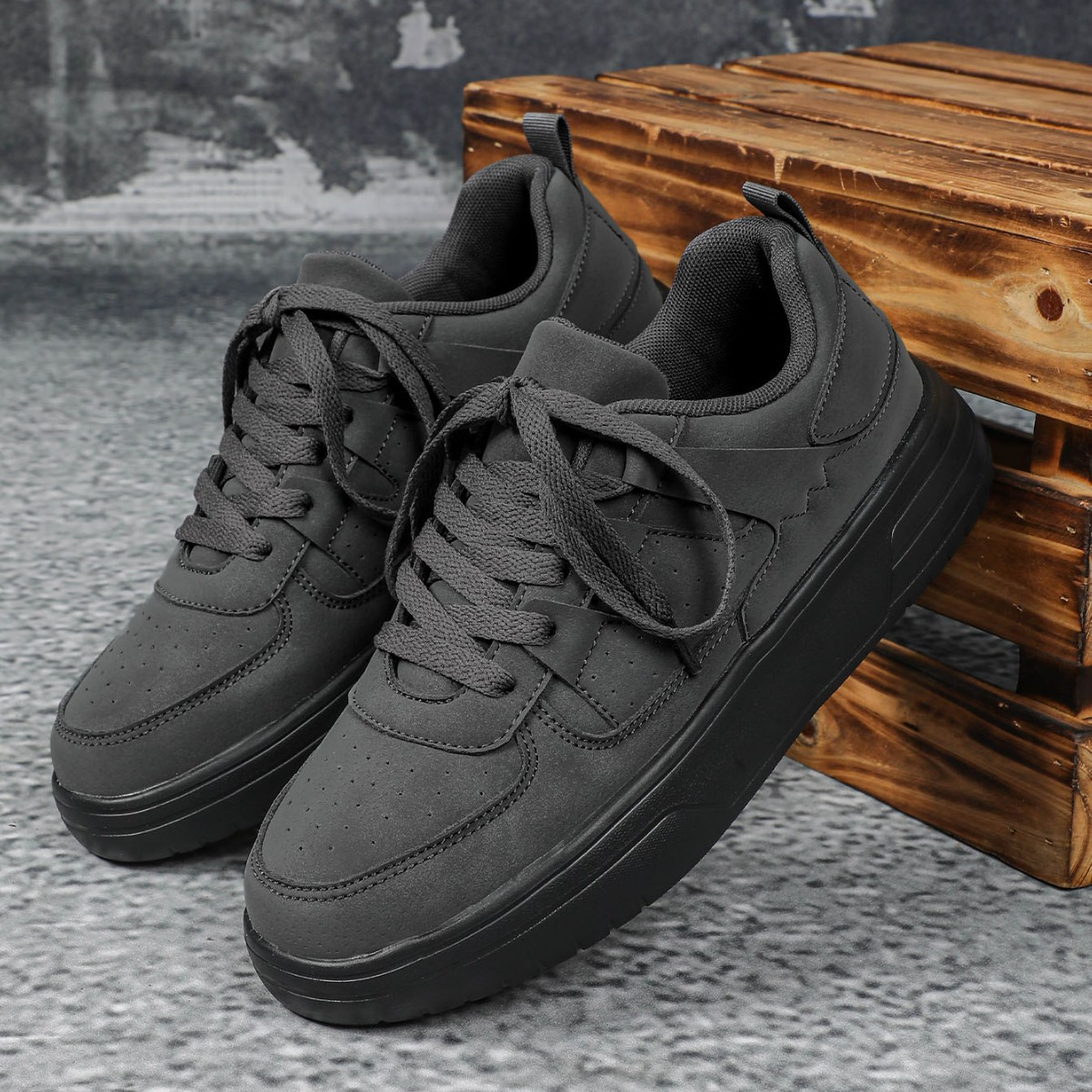 Men's Trainers ⎜ Comfortable Casual Shoes with a Thick Sole and Vintage Design for Everyday Wear