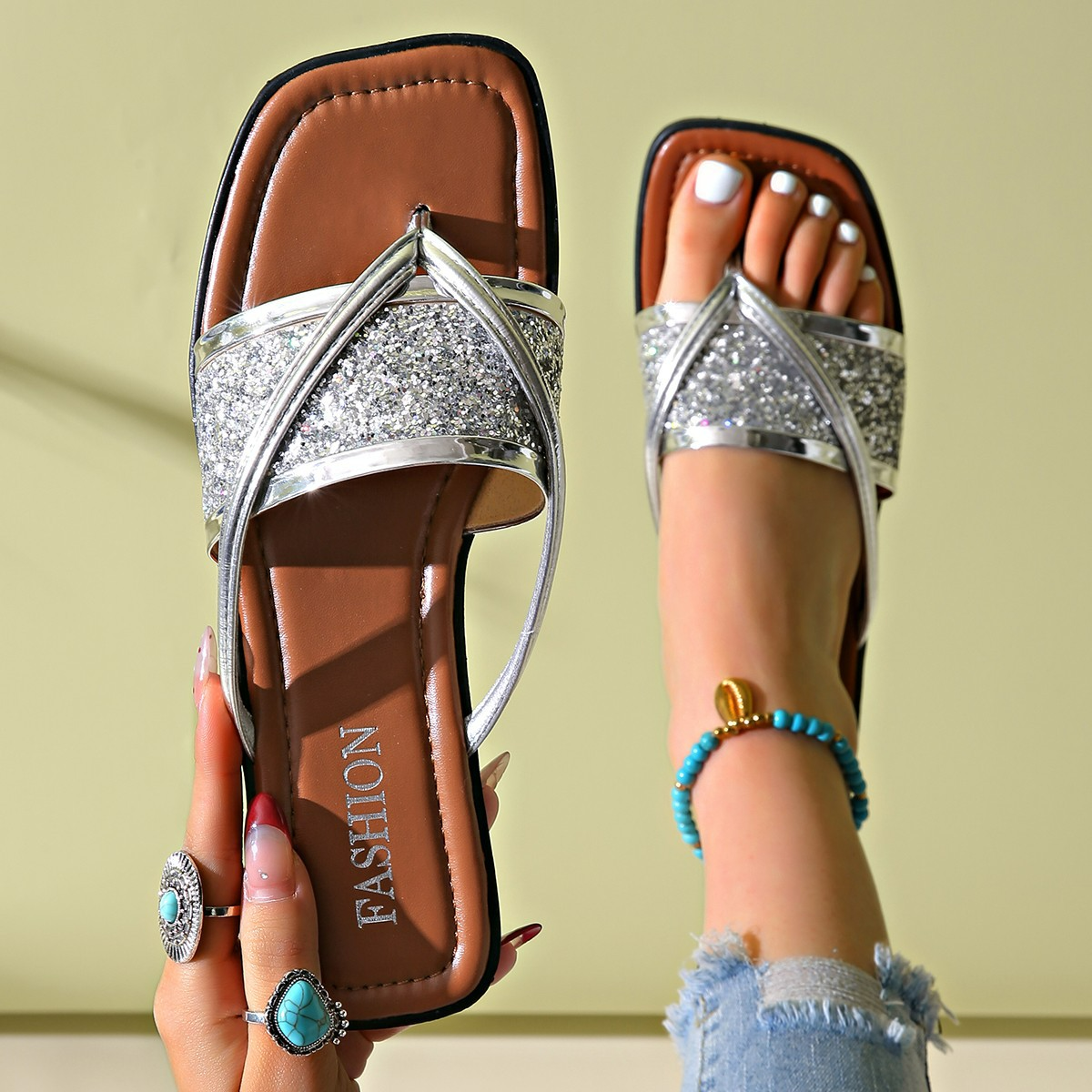 Women's Sandals with Glitter Details ⎜ Fashionable Flip - Flops with Cross Straps and Comfortable Block Heel