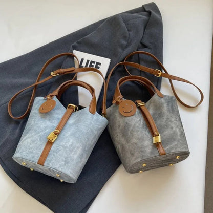 Retro Handbag for Women ⎜ Fashionable Bag with Smiley Tag and Adjustable Shoulder Strap
