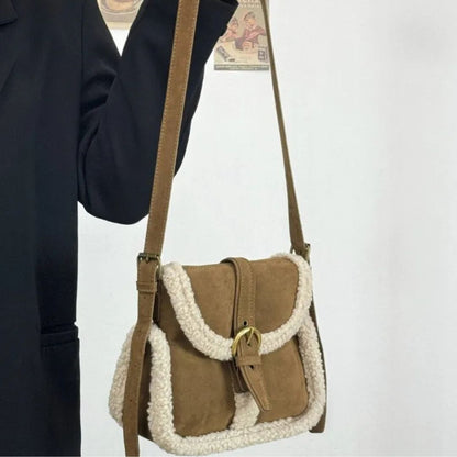 Vintage Shoulder Bag for Women ⎜ Fashionable Lambswool Bag with Elegant Buckle Fastening