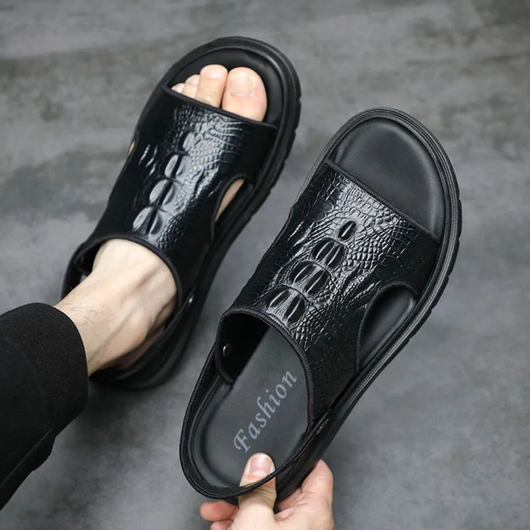 Leather Sandals for Men ⎜ Fashionable European - Style Beach Shoes for Outdoor Use