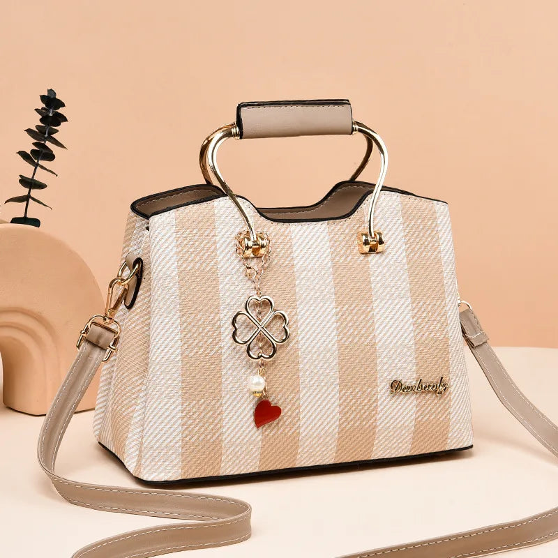 Check Pattern Handbag ⎜ Stylish Design with Heart Pendant and Plenty of Storage Space