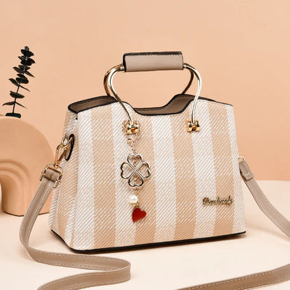 Check Pattern Handbag ⎜ Stylish Design with Heart Pendant and Plenty of Storage Space