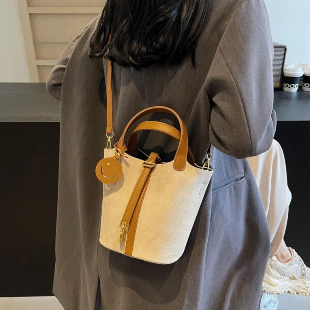 Retro Handbag for Women ⎜ Fashionable Bag with Smiley Tag and Adjustable Shoulder Strap