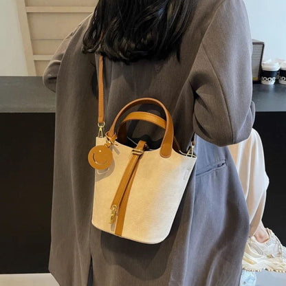 Retro Handbag for Women ⎜ Fashionable Bag with Smiley Tag and Adjustable Shoulder Strap