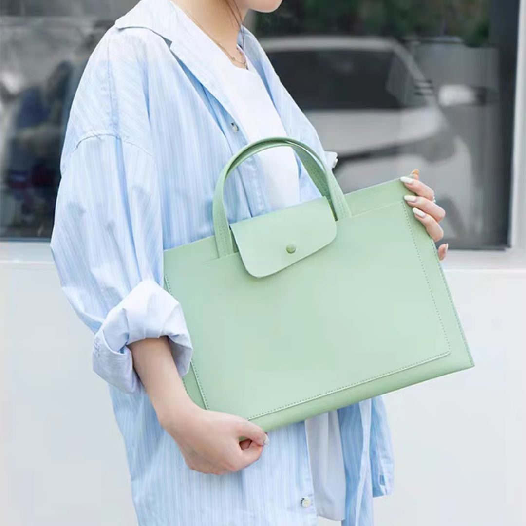 Leather Briefcase for Women ⎜ Elegant Shoulder Bag with Magnetic Fastening and Stylish Design