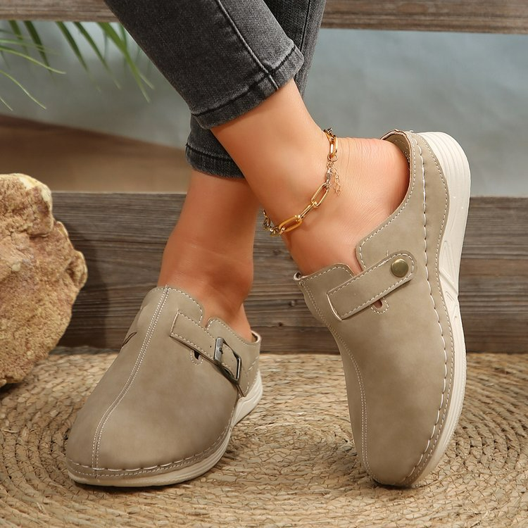 Women's Wedge Slippers with Metal Buckle ⎜ Comfortable Clogs with Latch Fastening and Trendy Design