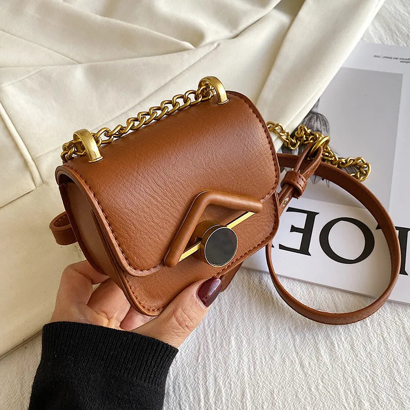 Small Shoulder Bag with Chain ⎜ Elegant Design with Golden Buckle and Minimalist Details