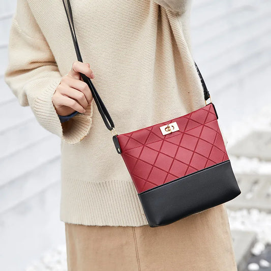 Shoulder Bag for Women ⎜ Stylish Bag with Diagonal Quilting and Elegant Fastening