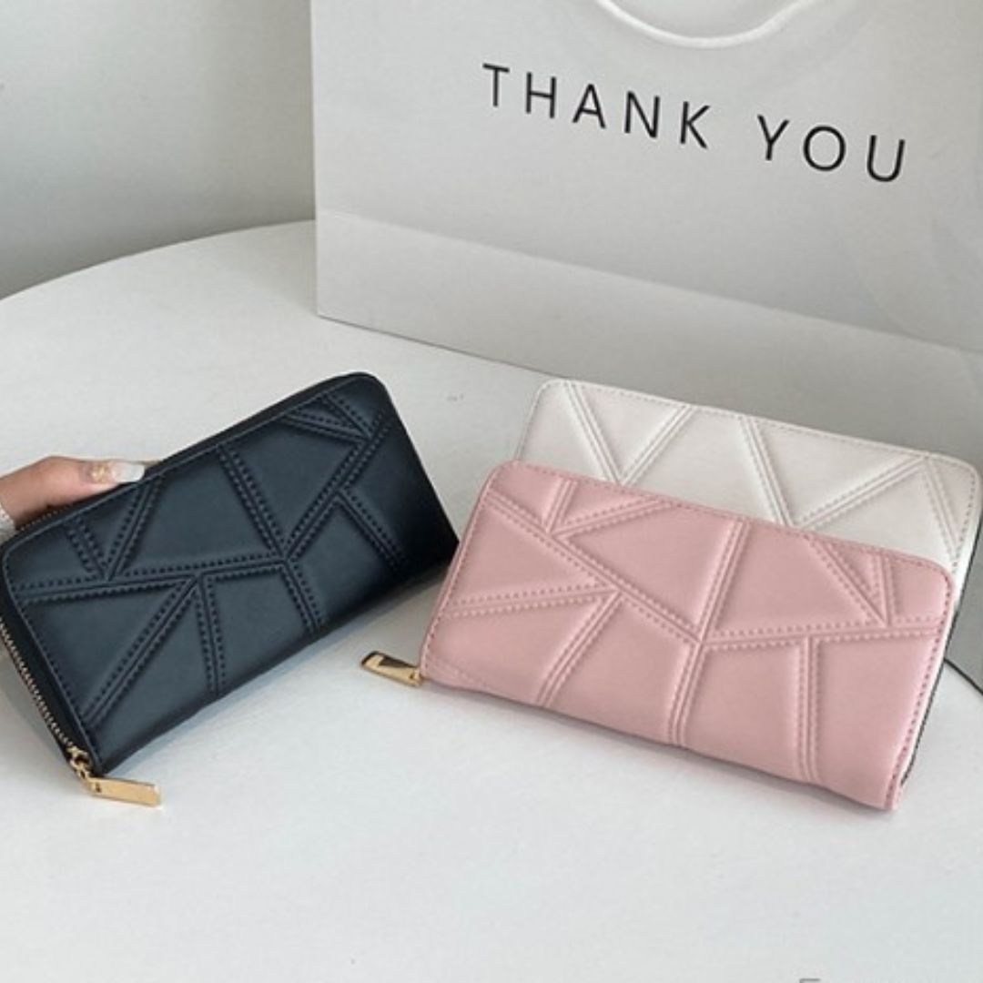 Women's Wallet with Zip ⎜ Simple Design in a Medium Size for Everyday Use