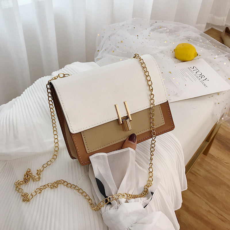 Chain Shoulder Bag for Women ⎜ Versatile Cross - Body Bag in a Trendy Design