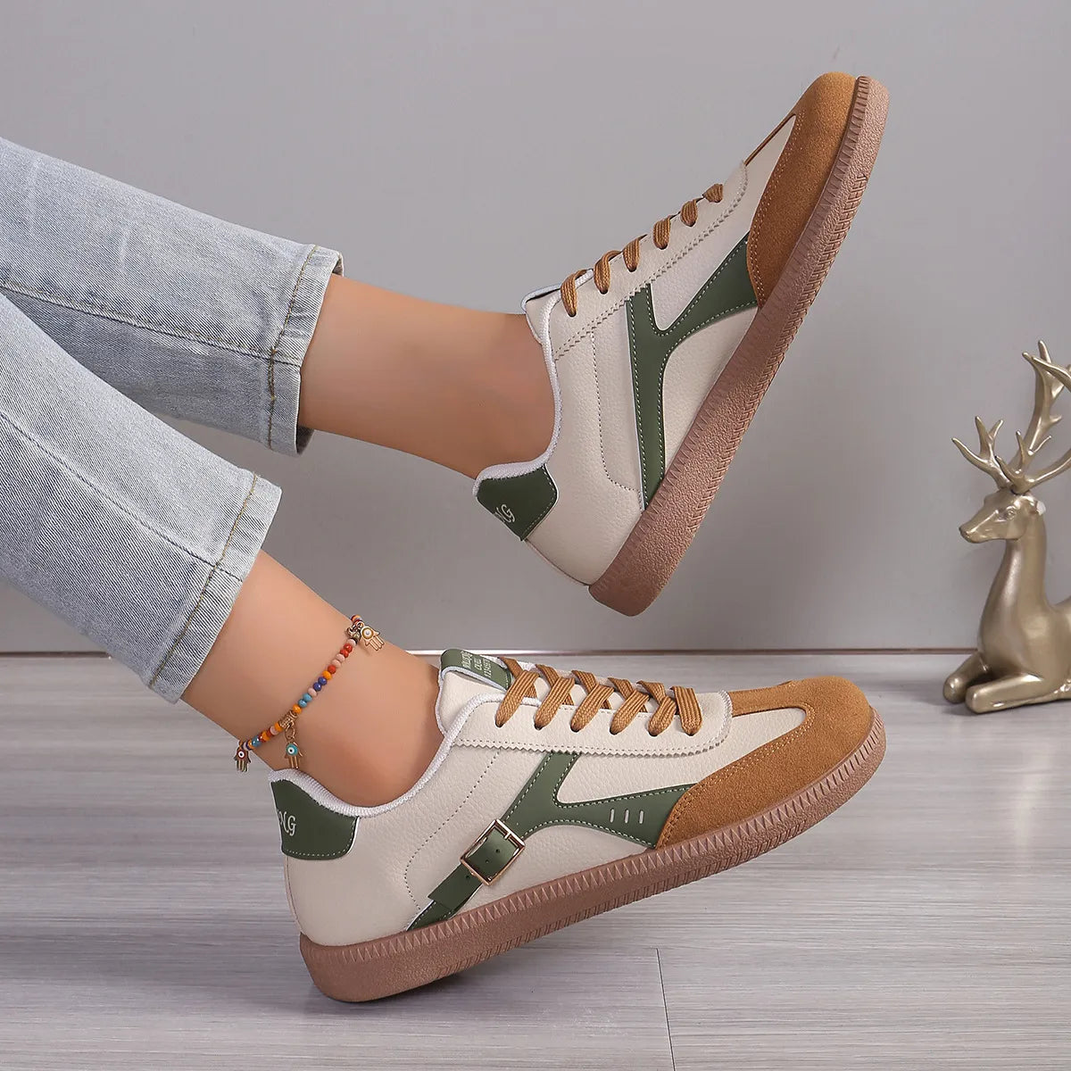 Sneakers for Women ⎜ Comfortable Shoes with a Classic Design and Round Toe Area for Everyday Wear and Comfort