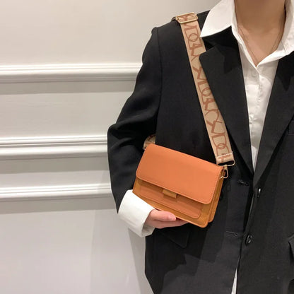 Shoulder Bag with Wide Strap ⎜ Compact Design for Everyday Use