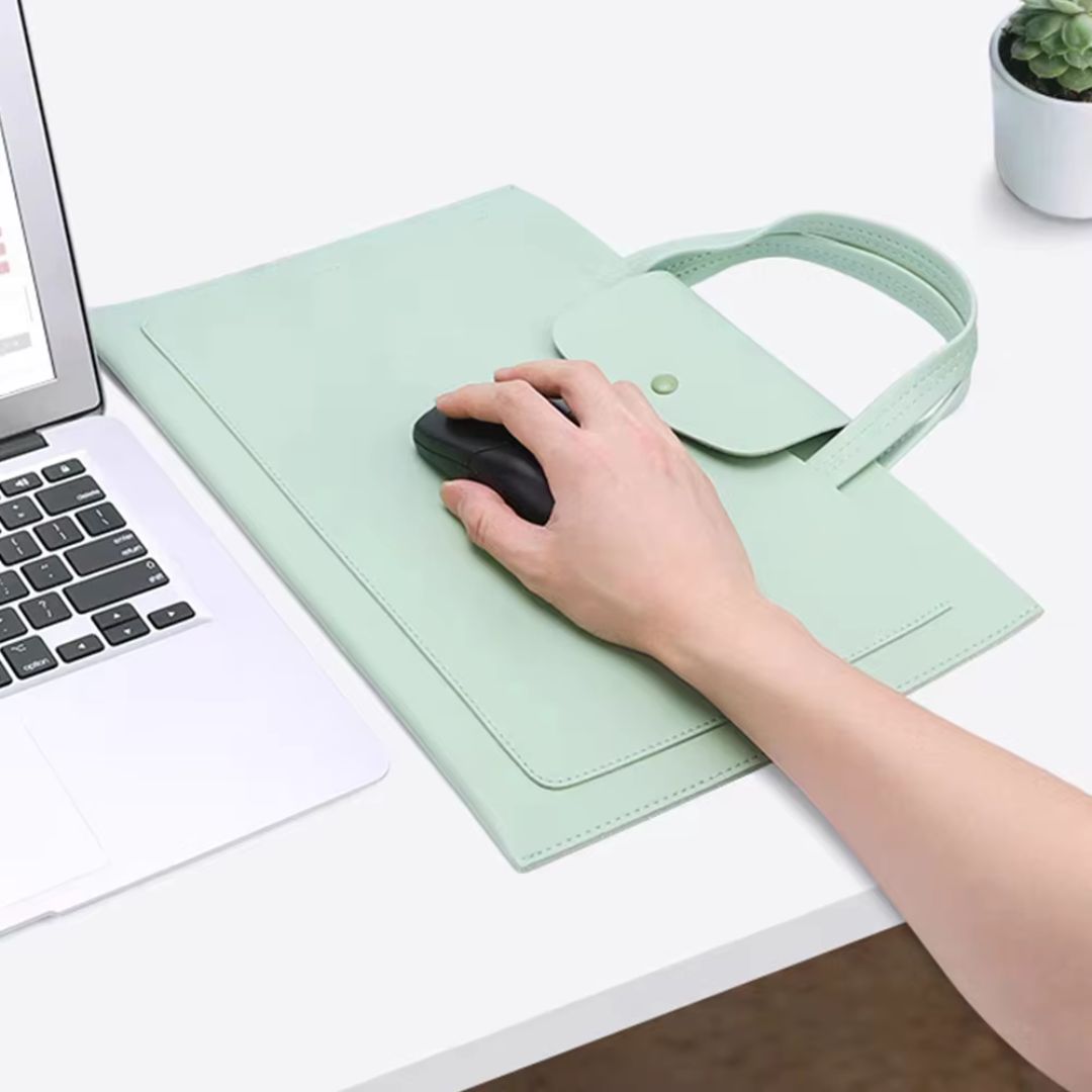 Leather Briefcase for Women ⎜ Elegant Shoulder Bag with Magnetic Fastening and Stylish Design