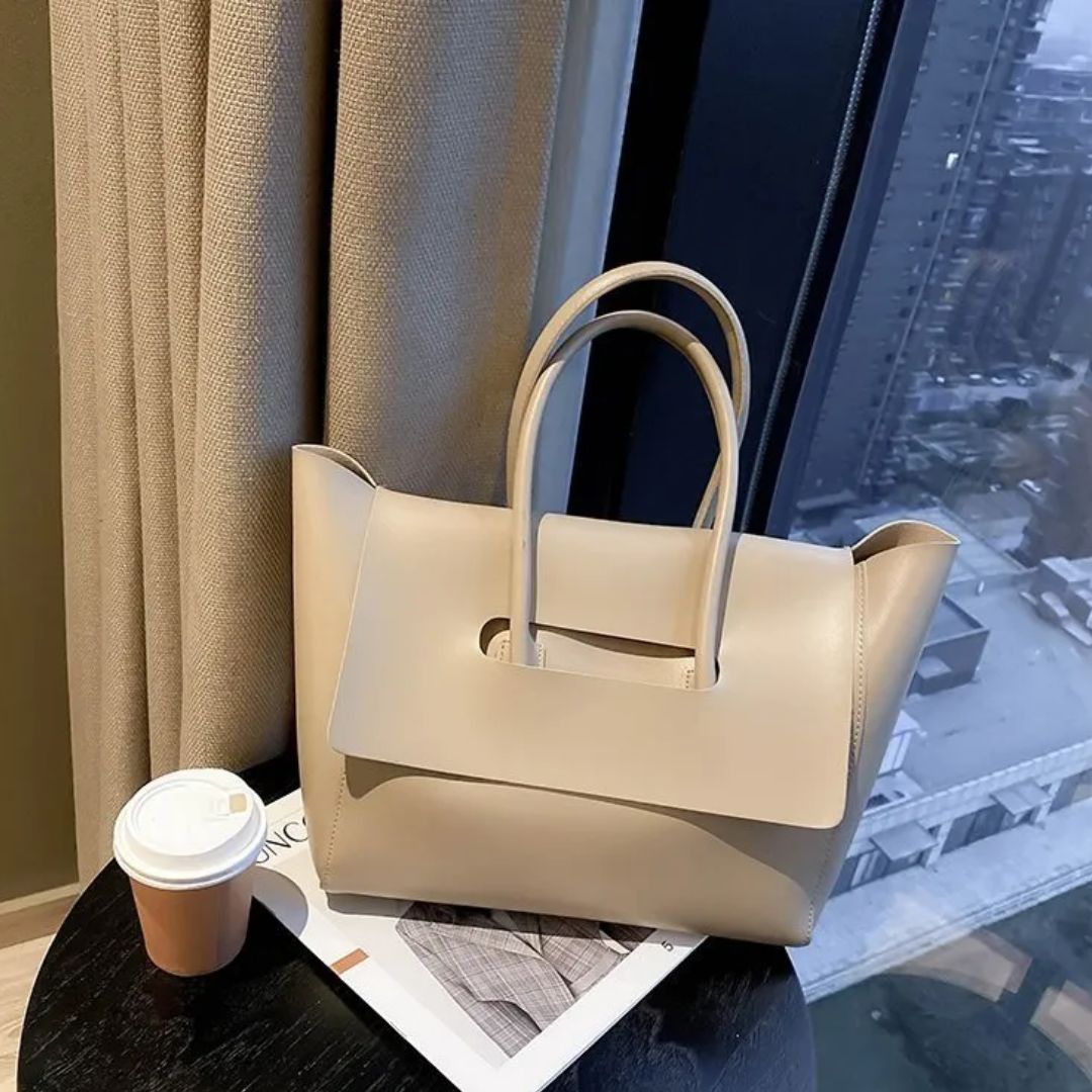 Fashionable Handbag for Women ⎜ Spacious Tote Bag in a Classic Design Made From High - Quality Material