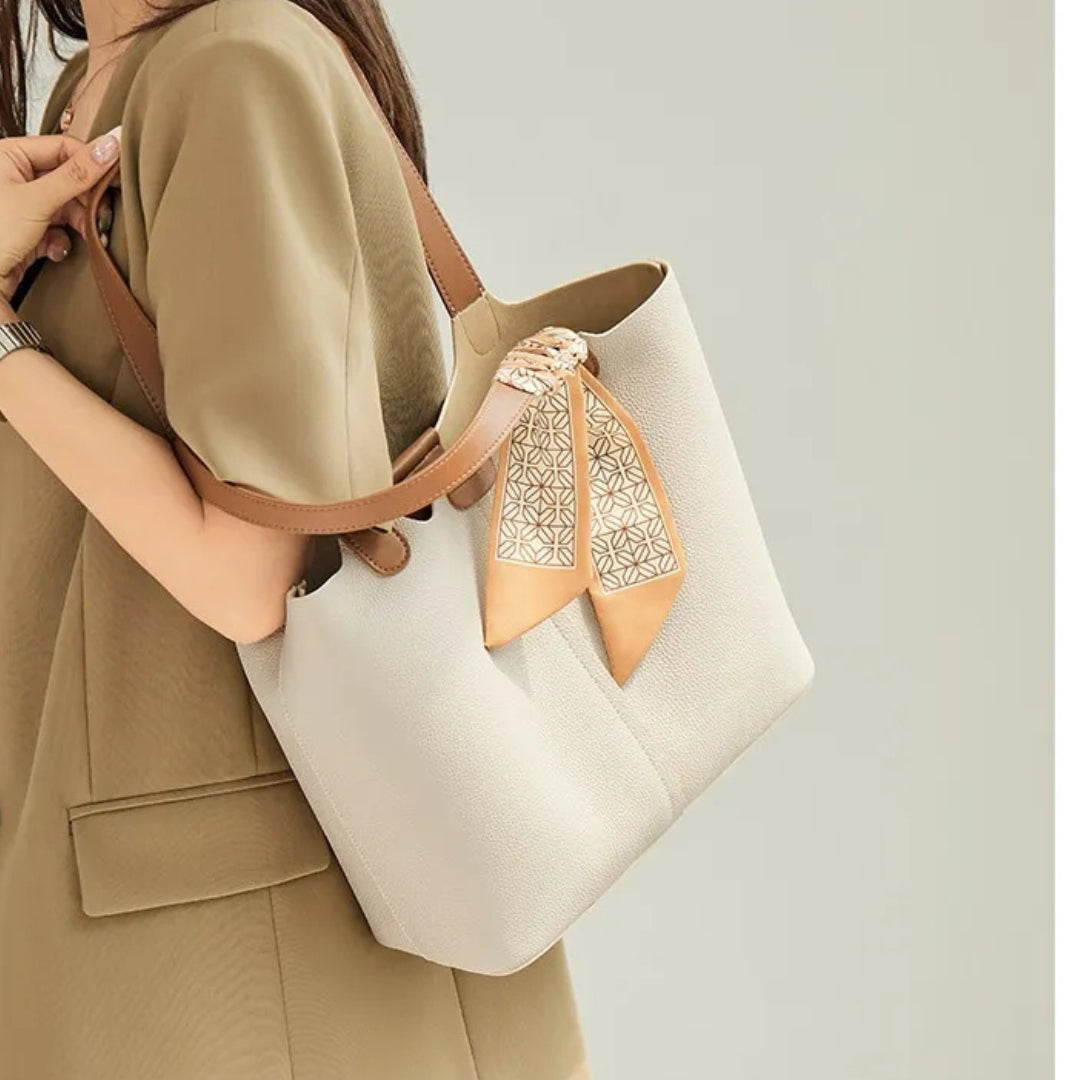 Large Faux Leather Handbag ⎜ Stylish Bag with a Practical Design and Fashionable Details