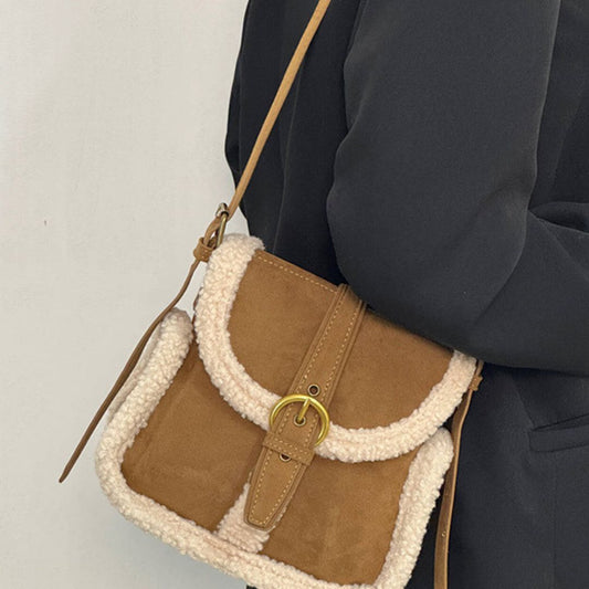 Vintage Shoulder Bag for Women ⎜ Fashionable Lambswool Bag with Elegant Buckle Fastening