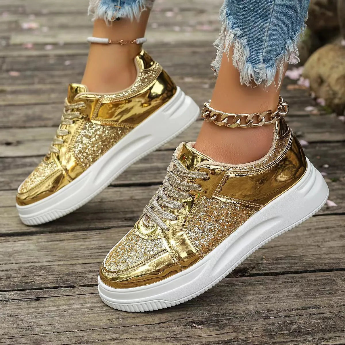 Women's Trainers ⎜ Shiny Lace - Up Shoes with a Glitter Effect and Thick Sole Tread for Everyday Wear