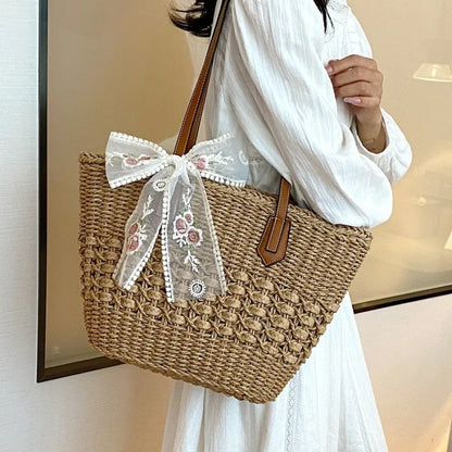 Straw Bag with Floral Ribbon ⎜ Summery Design and Plenty of Storage Space