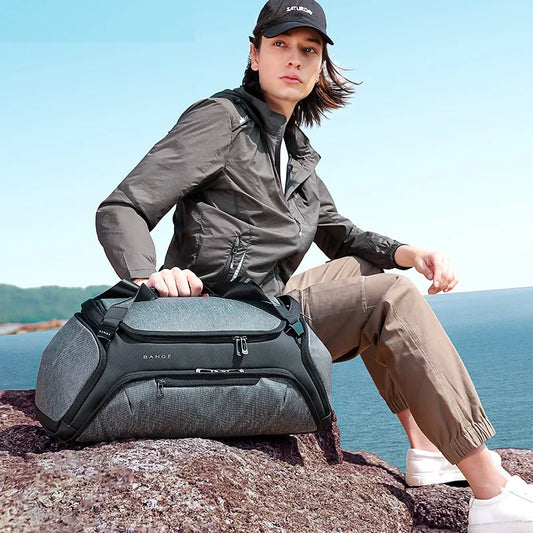 Travel Bag for Men and Women ⎜ Sporty Weekender Bag with Wet Compartment and Large Storage Space for Travelling
