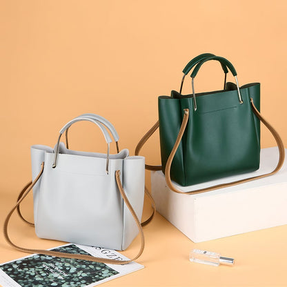 Women's Handbag ⎜ Fashionable Shoulder Bag with Metal Handles and Adjustable Strap