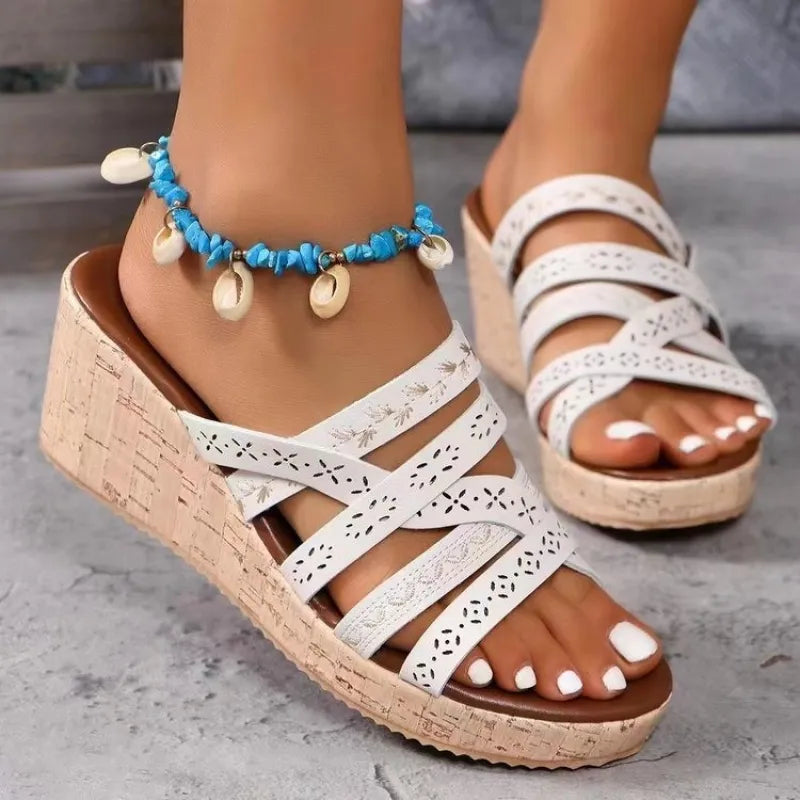 Wedge Heel Sandals for Women ⎜ Summery Platform Shoes with Embroidery and Comfortable Straps