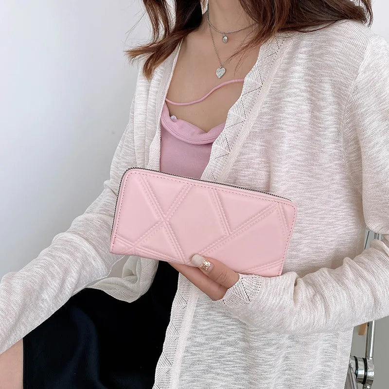 Women's Wallet with Zip ⎜ Simple Design in a Medium Size for Everyday Use