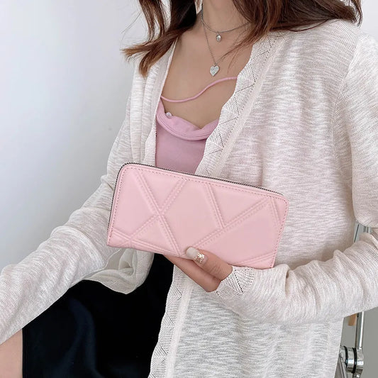 Women's Wallet with Zip ⎜ Simple Design in a Medium Size for Everyday Use