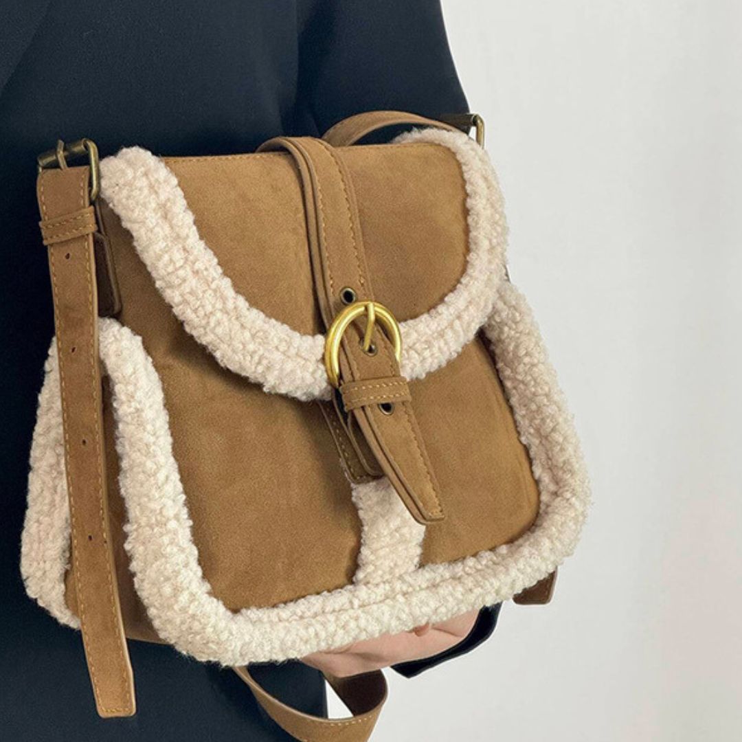 Vintage Shoulder Bag for Women ⎜ Fashionable Lambswool Bag with Elegant Buckle Fastening