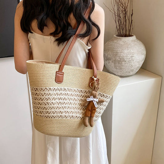 Strout Bag with Pendant ⎜ Stylish Shoulder Bag for Everyday Use