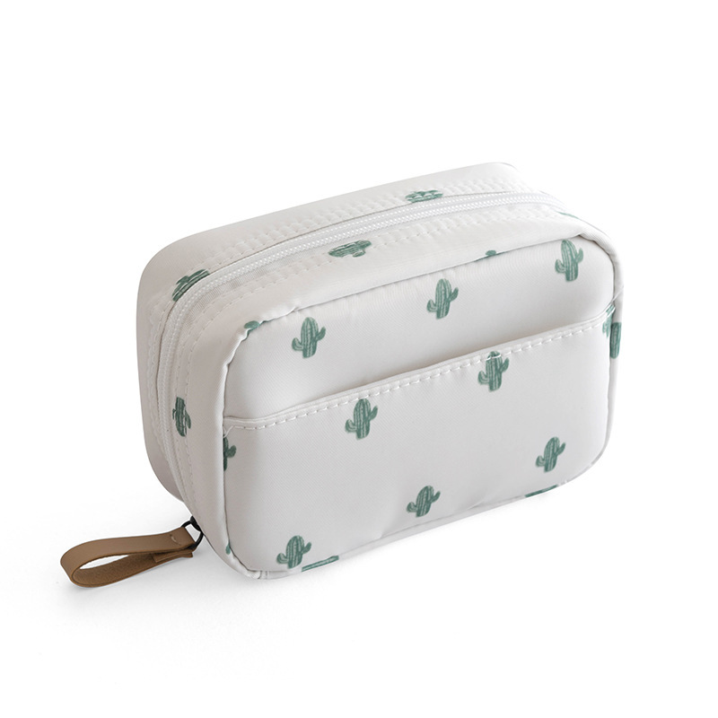 Cosmetics Bag for Women ⎜ Simple Make - Up Bag with Zip and Practical Storage