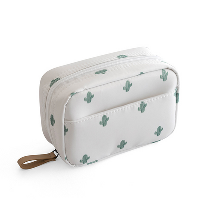 Cosmetics Bag for Women ⎜ Simple Make - Up Bag with Zip and Practical Storage