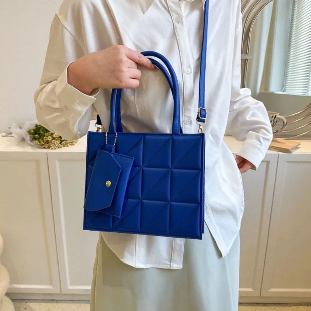 Fashionable Handbag with Square Embossing ⎜ Stylish Shoulder Bag with Practical Card Holder