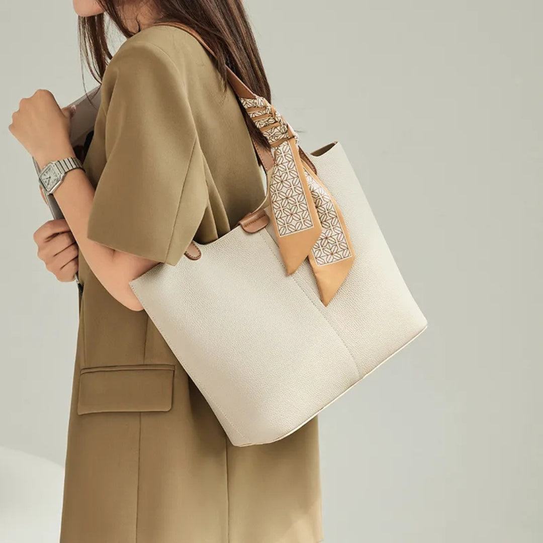 Large Faux Leather Handbag ⎜ Stylish Bag with a Practical Design and Fashionable Details