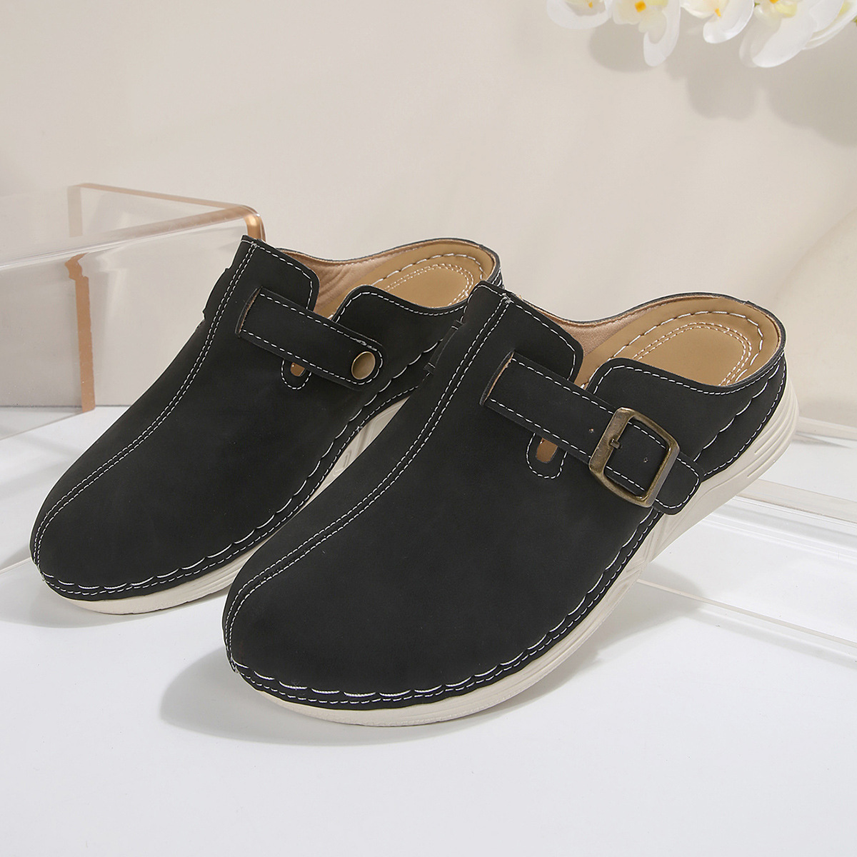 Women's Wedge Slippers with Metal Buckle ⎜ Comfortable Clogs with Latch Fastening and Trendy Design