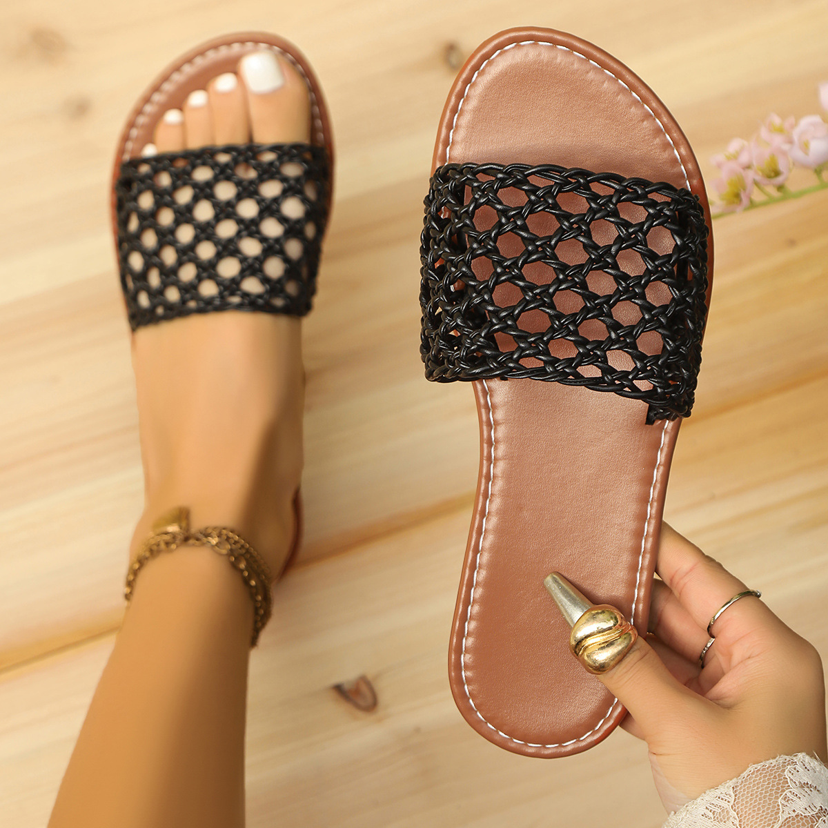 Women's Mesh Slippers with Square Toe Design ⎜ Comfortable Slippers with Trendy Fabric Pattern