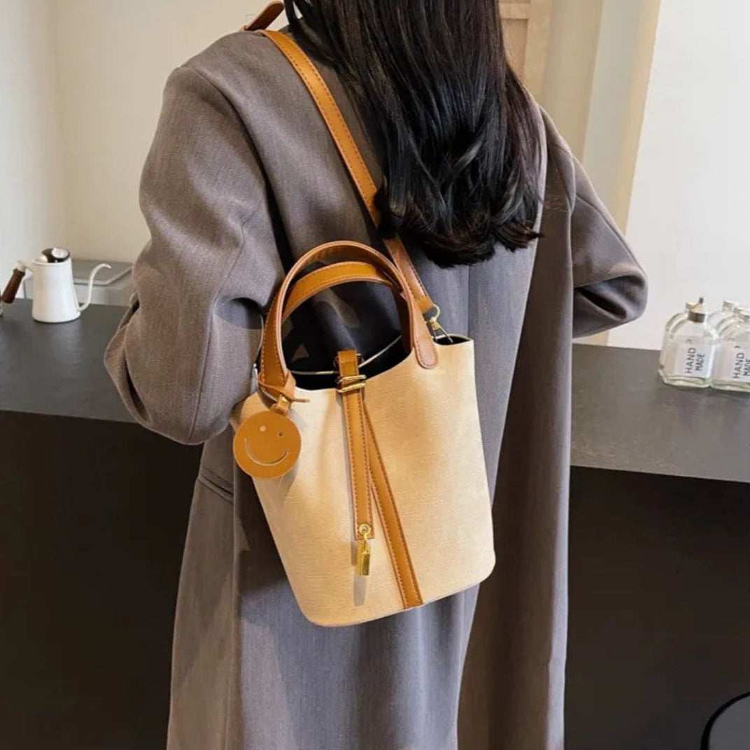 Retro Handbag for Women ⎜ Fashionable Bag with Smiley Tag and Adjustable Shoulder Strap