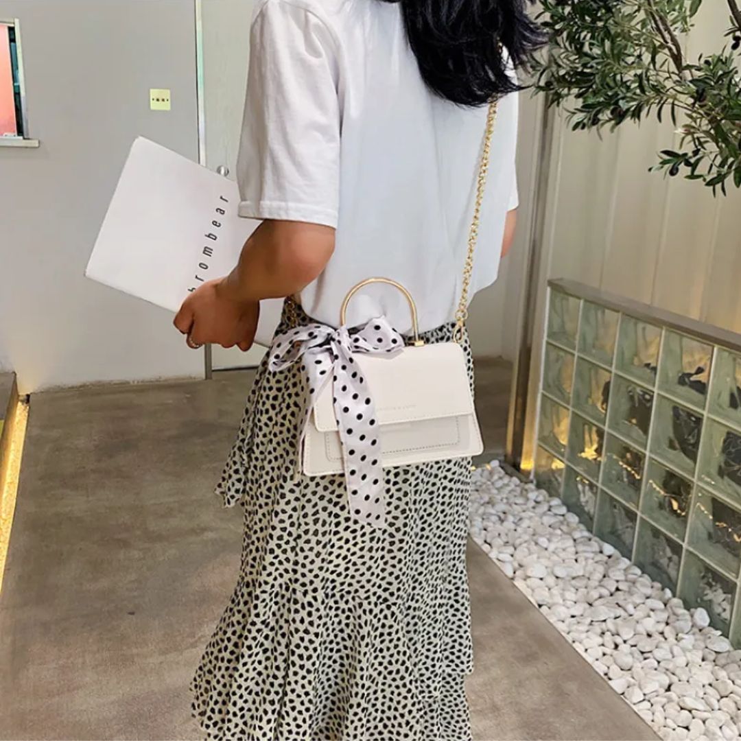 Shoulder Bag for Women ⎜ Fashionable Bag with Polka Dots Bow and Chain Strap