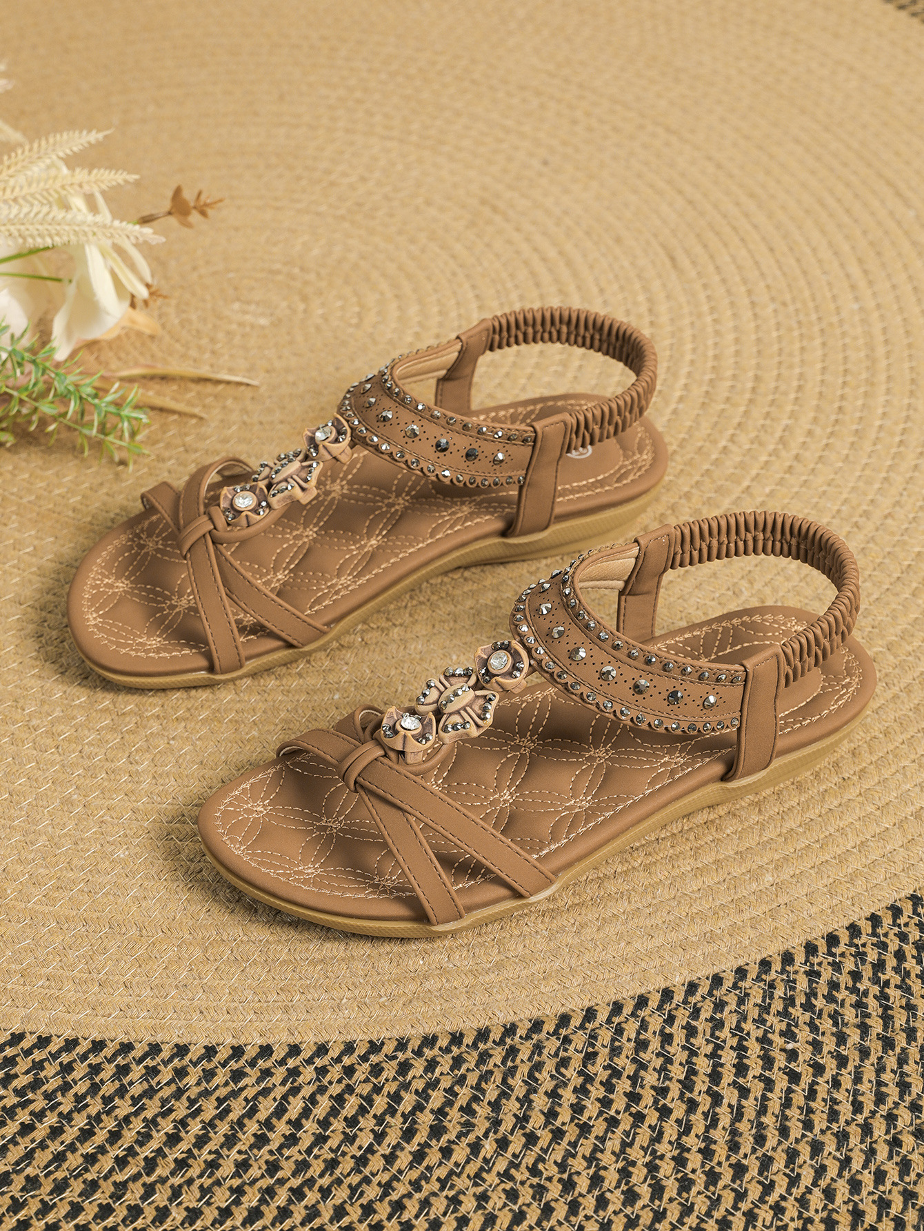 Flat Sandals for Women ⎜ Comfortable Summer Shoes with an Elasticated Strap and Sparkling Decorative Stones