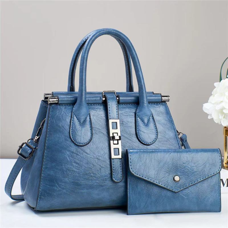 Handbag with Shoulder Strap ⎜ Classic Design and Generous Storage Space for Everyday Use