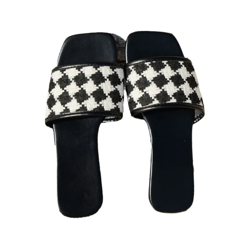 Women's Flat Slides Sandals ⎜ Comfortable Summer Shoes with Chequered Pattern for Beach & Leisure