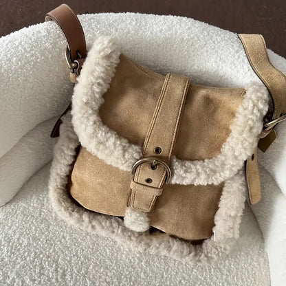 Vintage Shoulder Bag for Women ⎜ Fashionable Lambswool Bag with Elegant Buckle Fastening