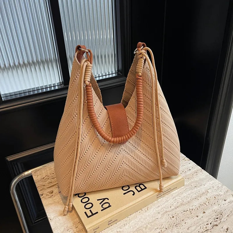 Large Shoulder Bag for Women ⎜ Fashionable Shoulder Bag with a Practical Size and Unique Design